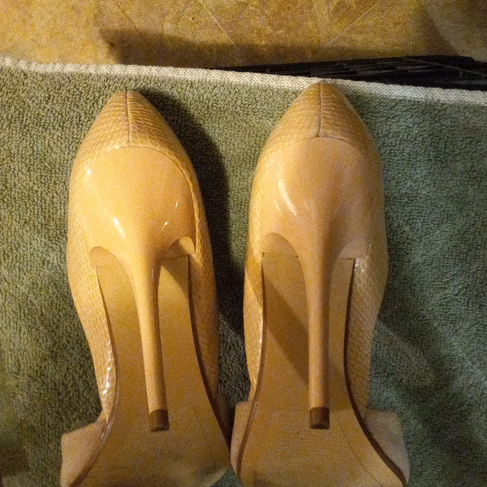 Steve Madden Valko D’Orsay Heels Nude Multi-Color Suede and Snakeskin Size 7 - Picture 9 of 12